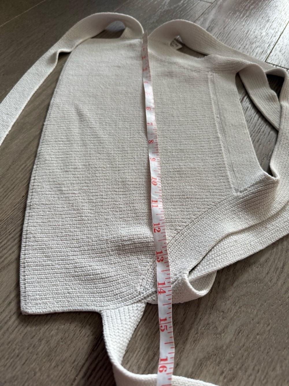 Wilfred Aritzia Cream Cayenne Knit Stretchy Wrap Cropped Top in size M - Picture 9 of 11